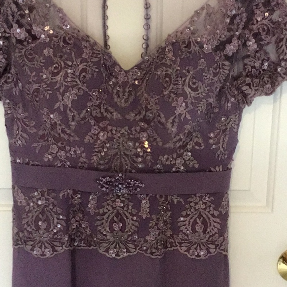 Dress - Picture 2 of 3